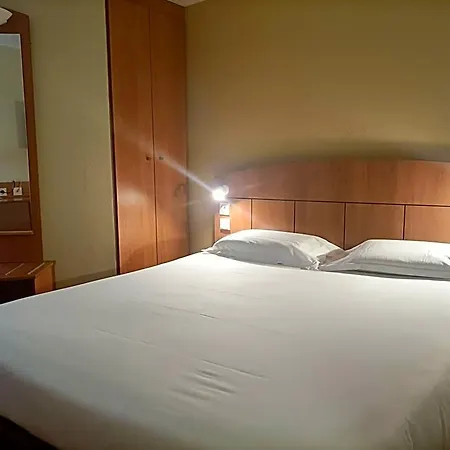 Kyriad Geneve St-genis-pouilly 3* Saint-Genis-Pouilly